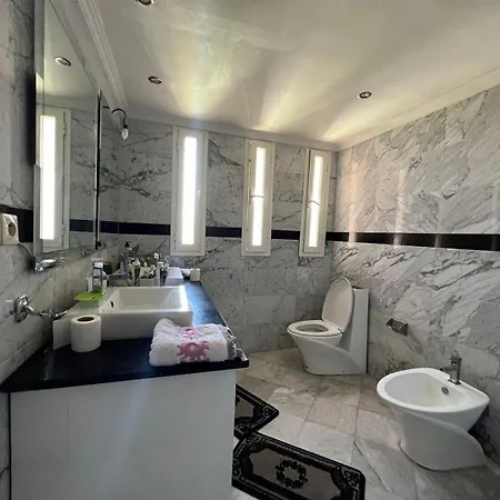 Otel De Luxe *
