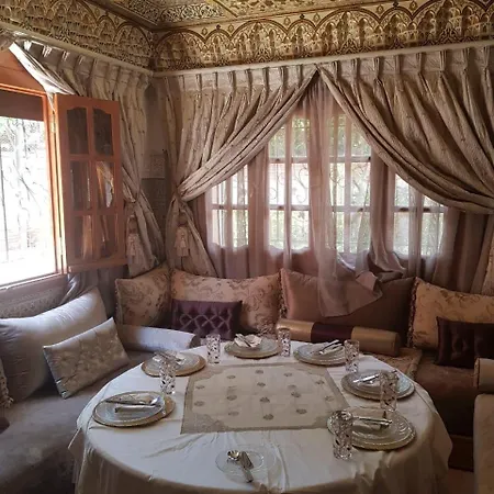 Otel De Luxe *